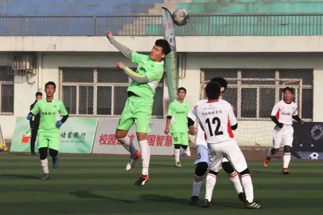 雷霆力克快船13连胜 拉塞尔伤退篮网险胜雄鹿