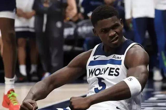 骑士轻取魔术豪取6连胜 崔永熙缺阵篮网擒公牛